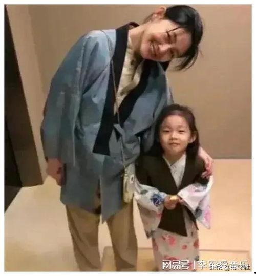 创作灵感娱乐圈吃瓜,揭秘明星背后的“吃瓜”故事