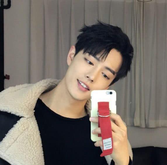 GHY明星网红,闪耀娱乐圈的璀璨星辉与粉丝互动故事”