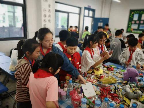 近期热门吃瓜事件 学校,揭秘近期热门吃瓜事件背后的真相与反思”